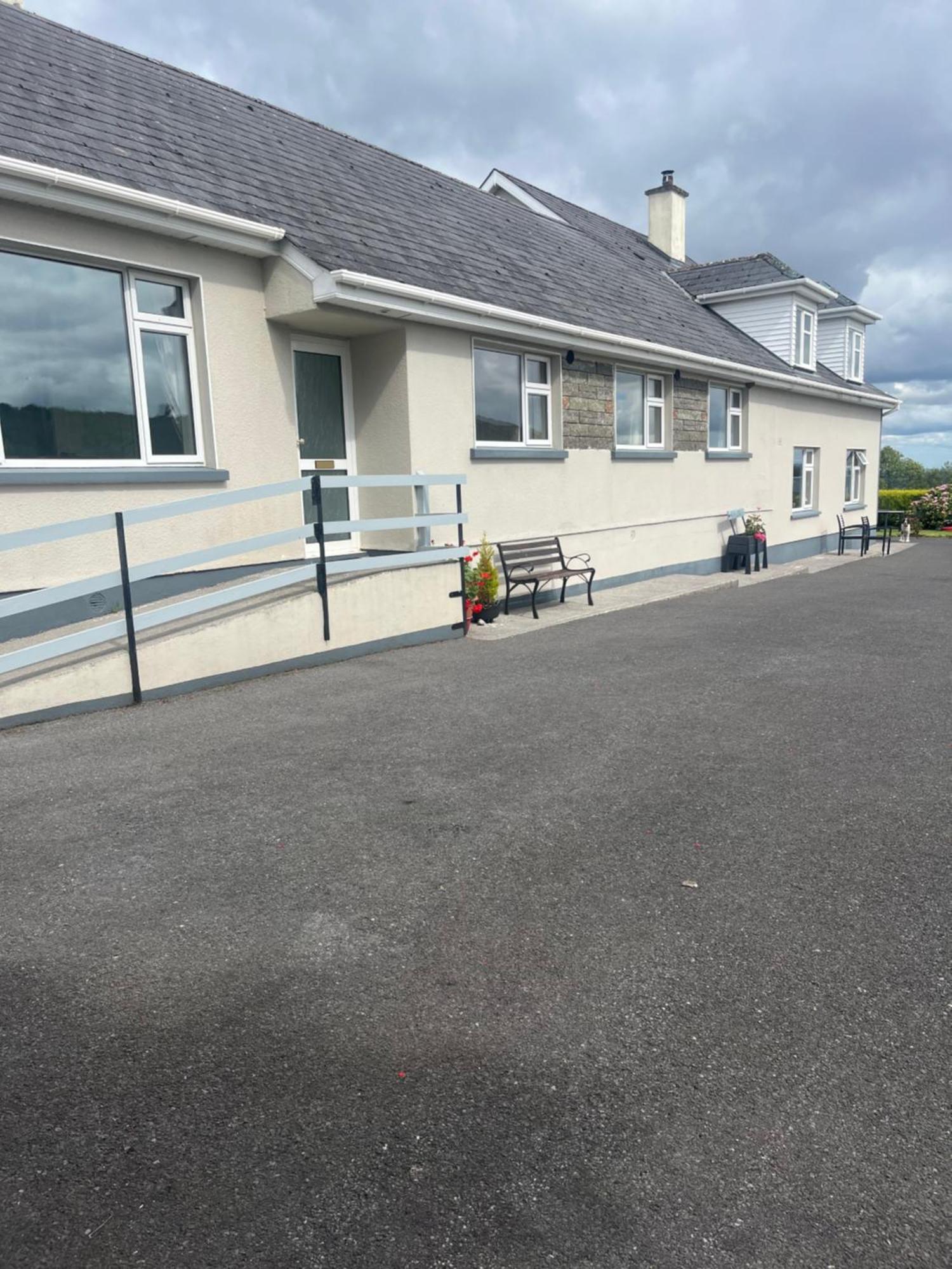 Ash Lodge Moytirra Exterior photo